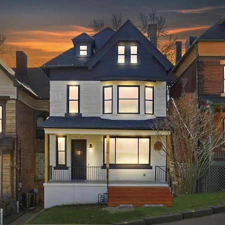 Newly Renovated Victorian Gem Perfect Space For Family Vacations! Питтсбург Экстерьер фото