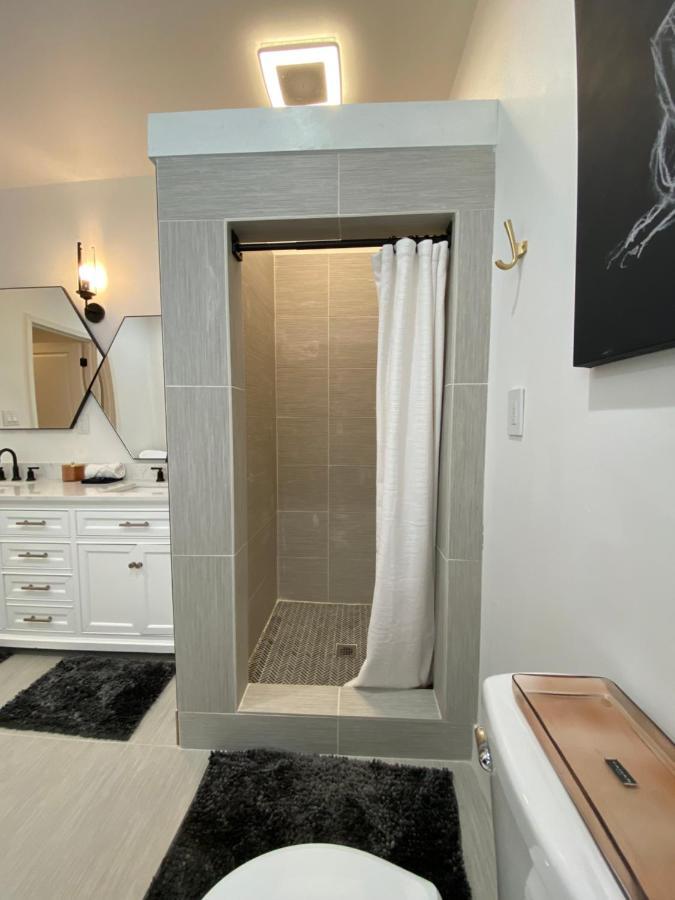 Newly Renovated Victorian Gem Perfect Space For Family Vacations! Питтсбург Экстерьер фото